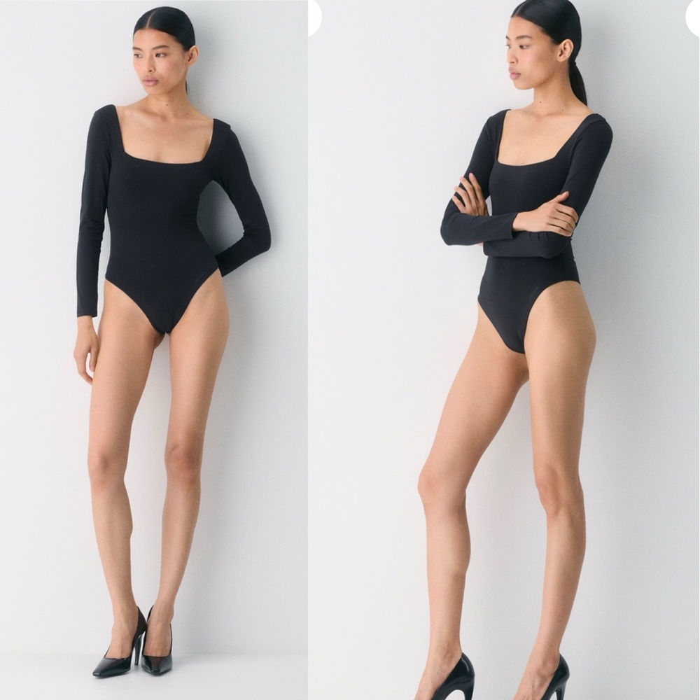 Babaton | Aritzia Square neck contour Bodysuit